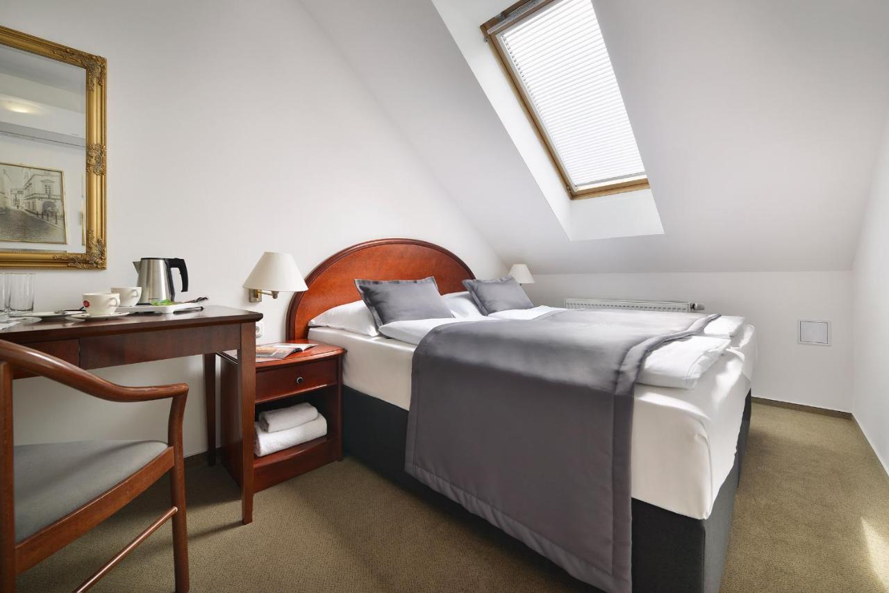 Prague Season Hotel Ngoại thất bức ảnh
