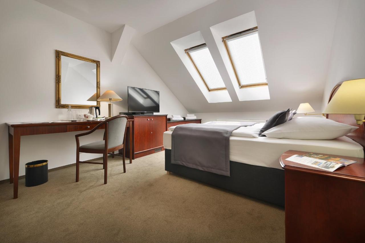 Prague Season Hotel Ngoại thất bức ảnh