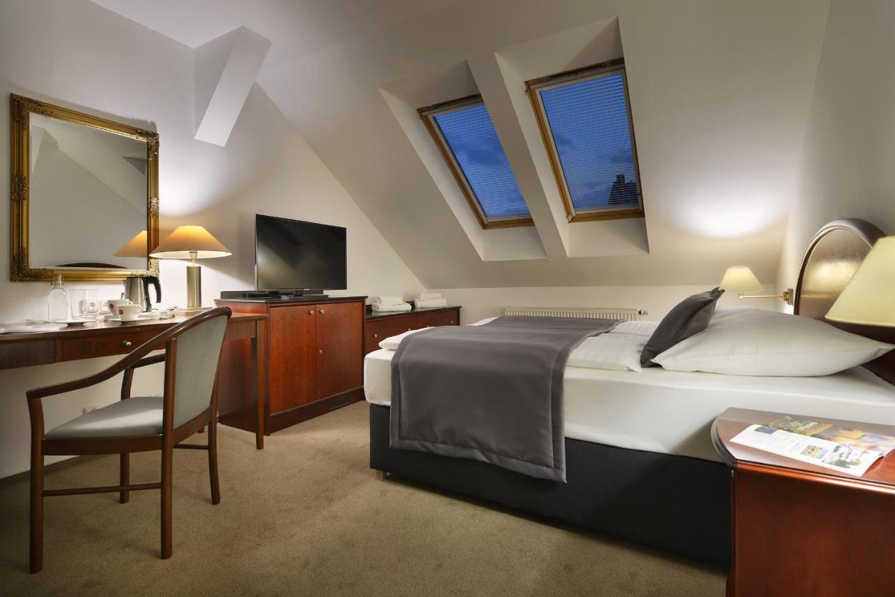 Prague Season Hotel Ngoại thất bức ảnh