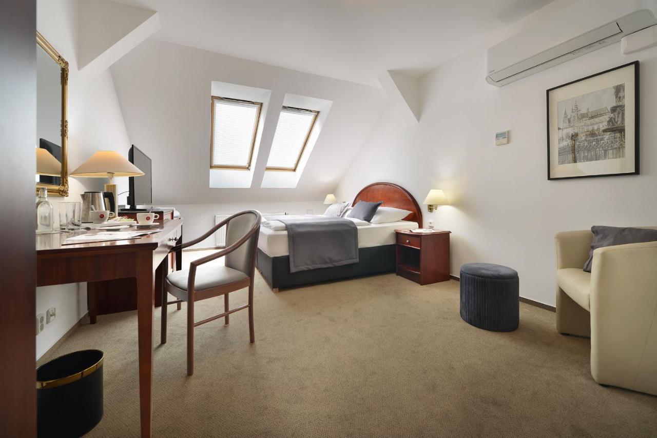 Prague Season Hotel Ngoại thất bức ảnh