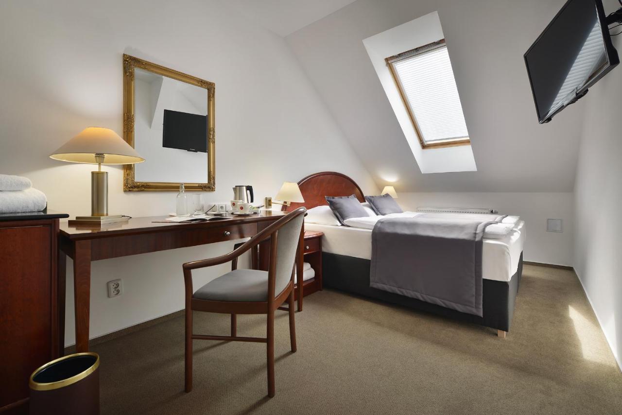 Prague Season Hotel Ngoại thất bức ảnh