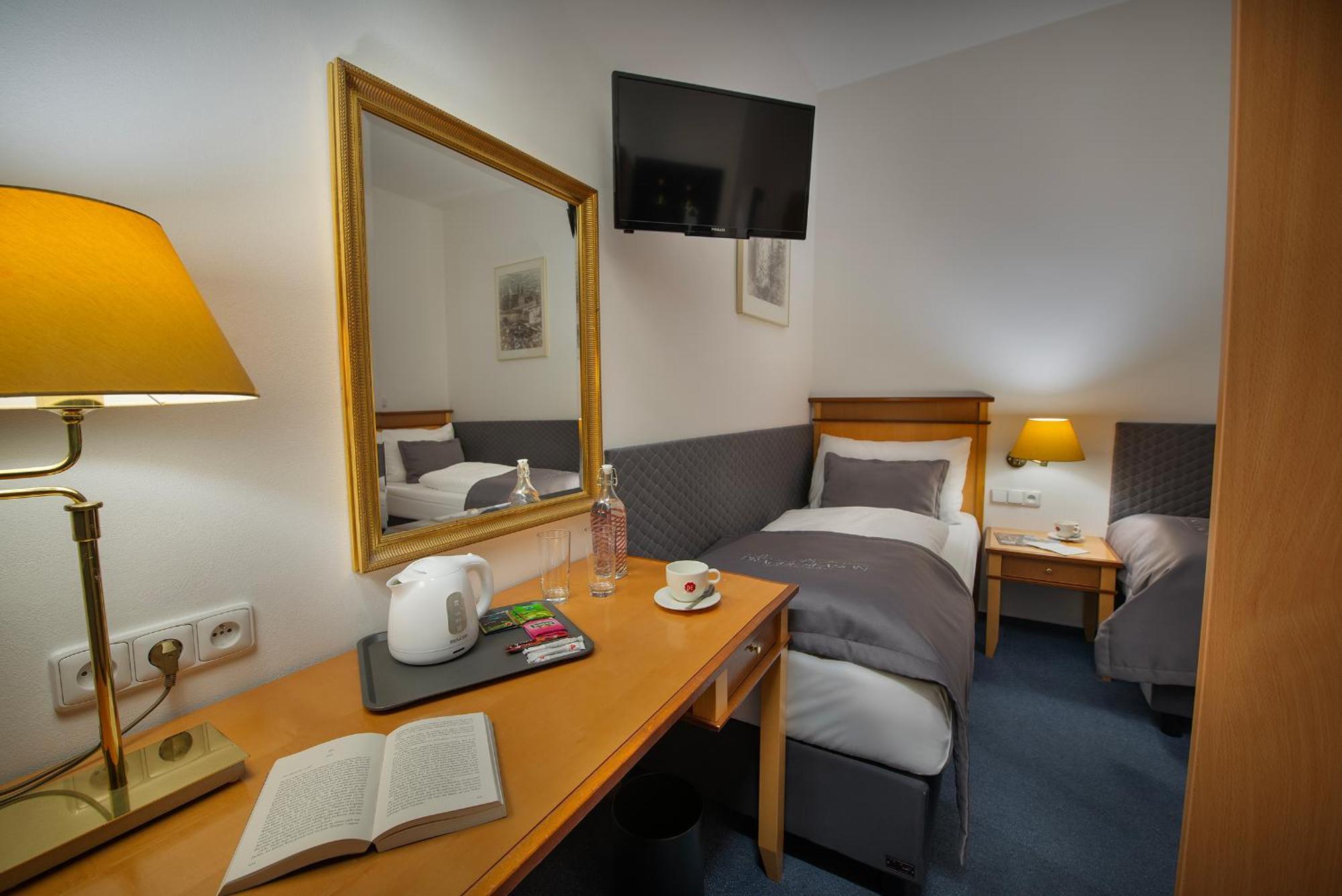 Prague Season Hotel Ngoại thất bức ảnh