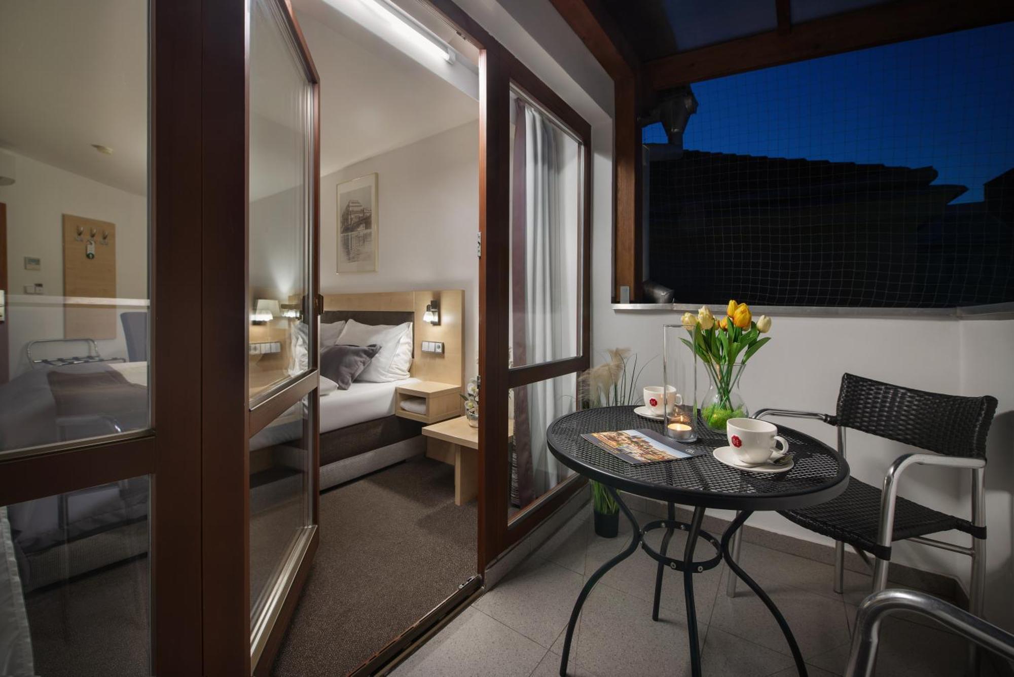 Prague Season Hotel Ngoại thất bức ảnh