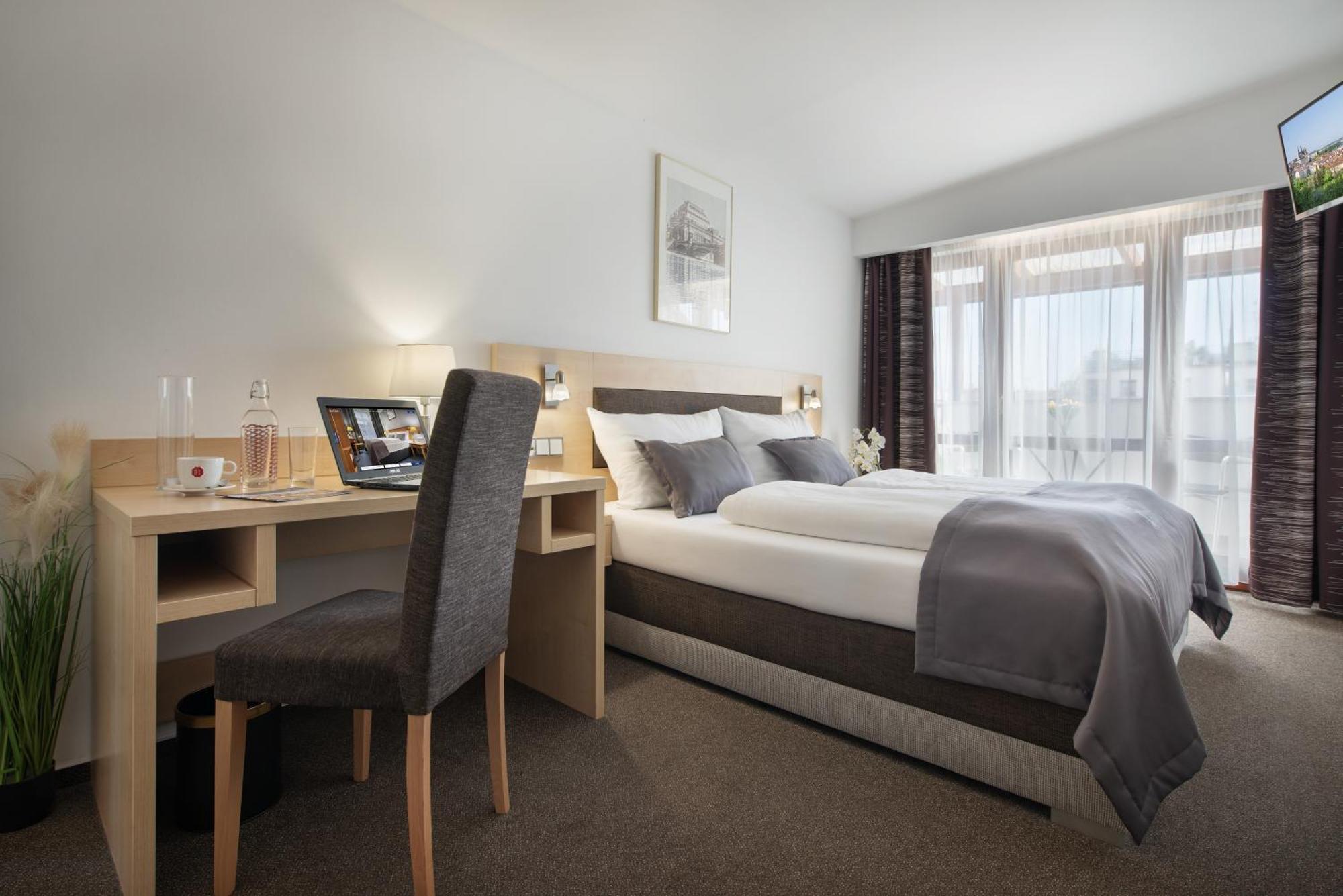 Prague Season Hotel Ngoại thất bức ảnh