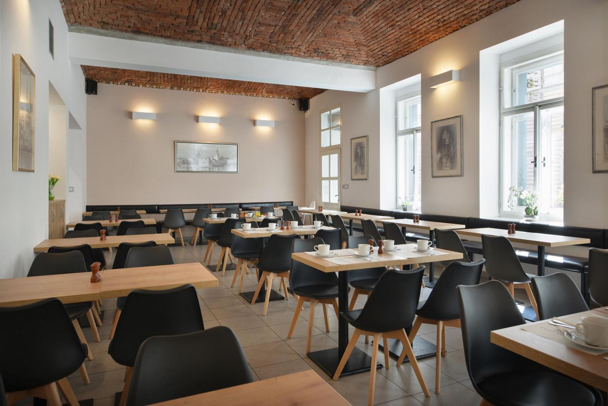 Prague Season Hotel Ngoại thất bức ảnh