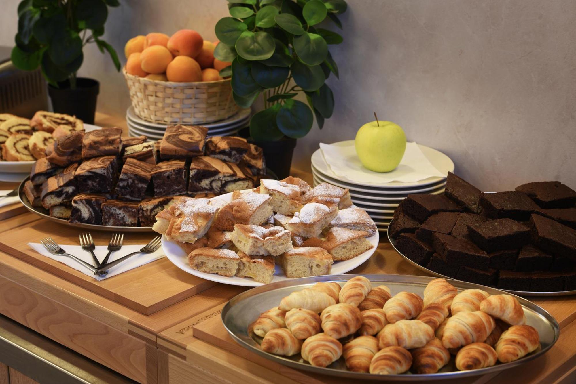 Prague Season Hotel Ngoại thất bức ảnh
