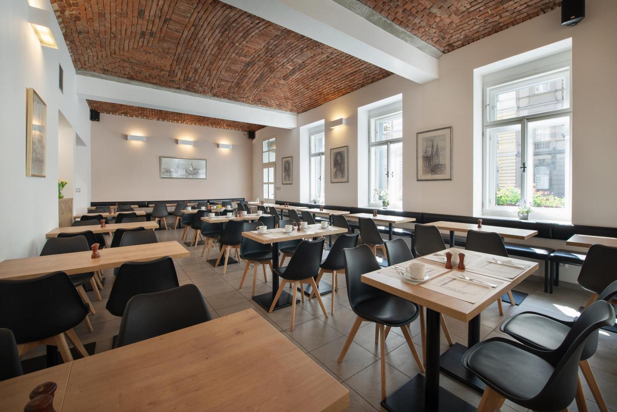 Prague Season Hotel Ngoại thất bức ảnh