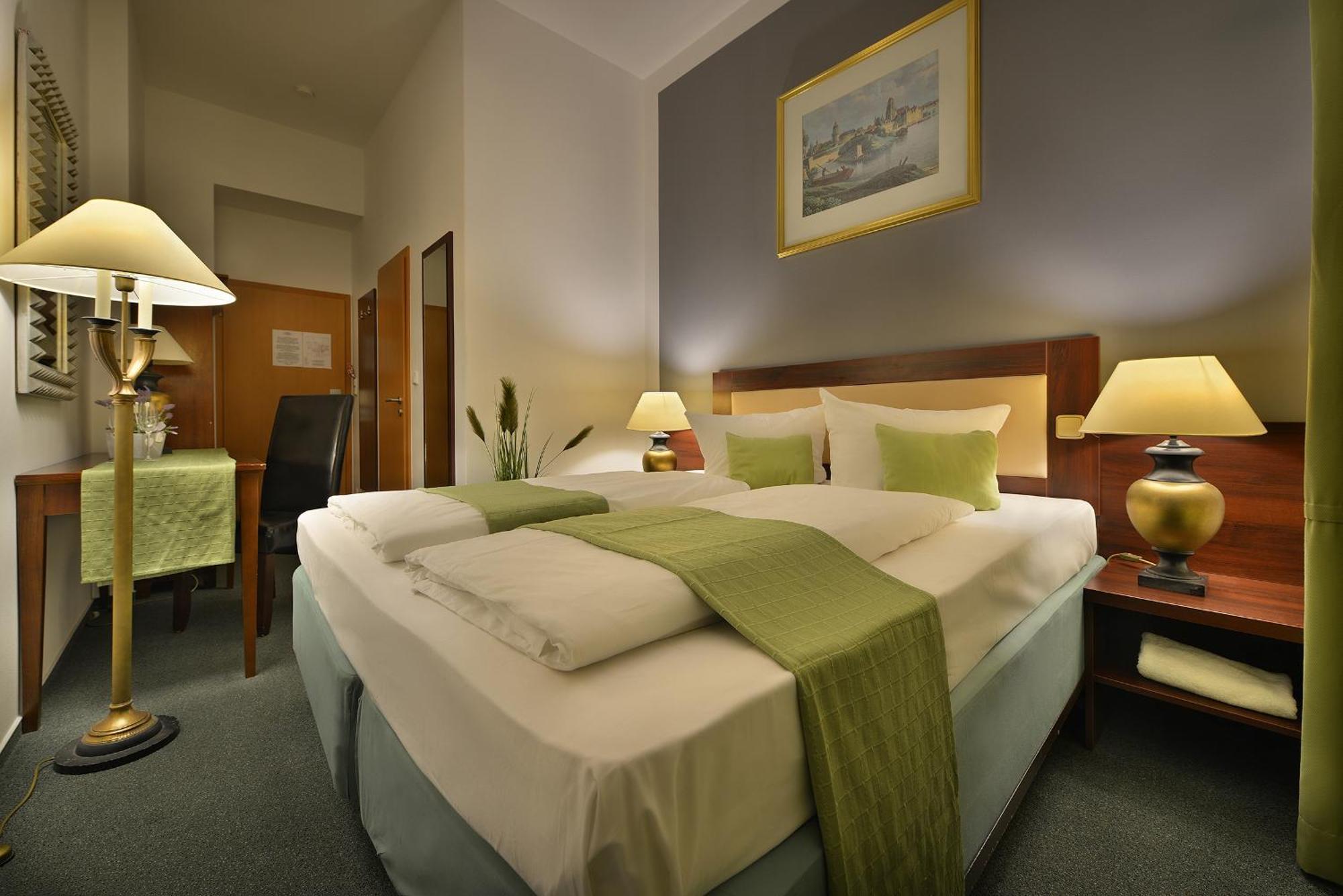 Prague Season Hotel Ngoại thất bức ảnh