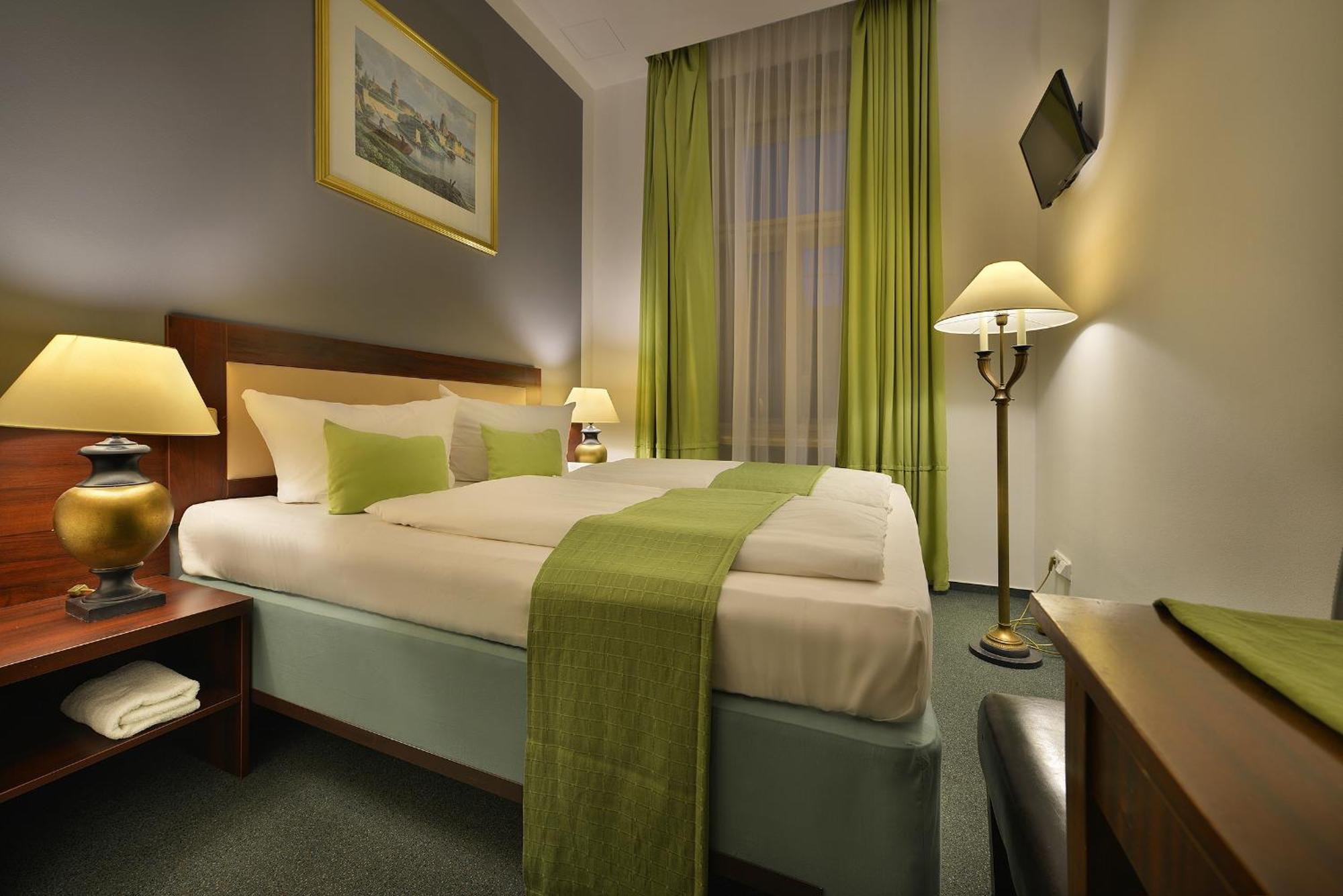 Prague Season Hotel Ngoại thất bức ảnh